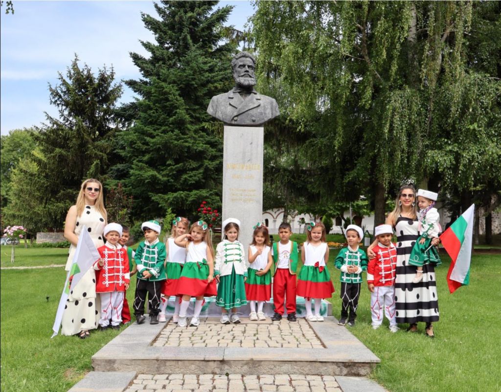 2 юни – Деня на Ботев и на загиналите за свободата и независимостта на България - ДГ Калинка - Гоце Делчев